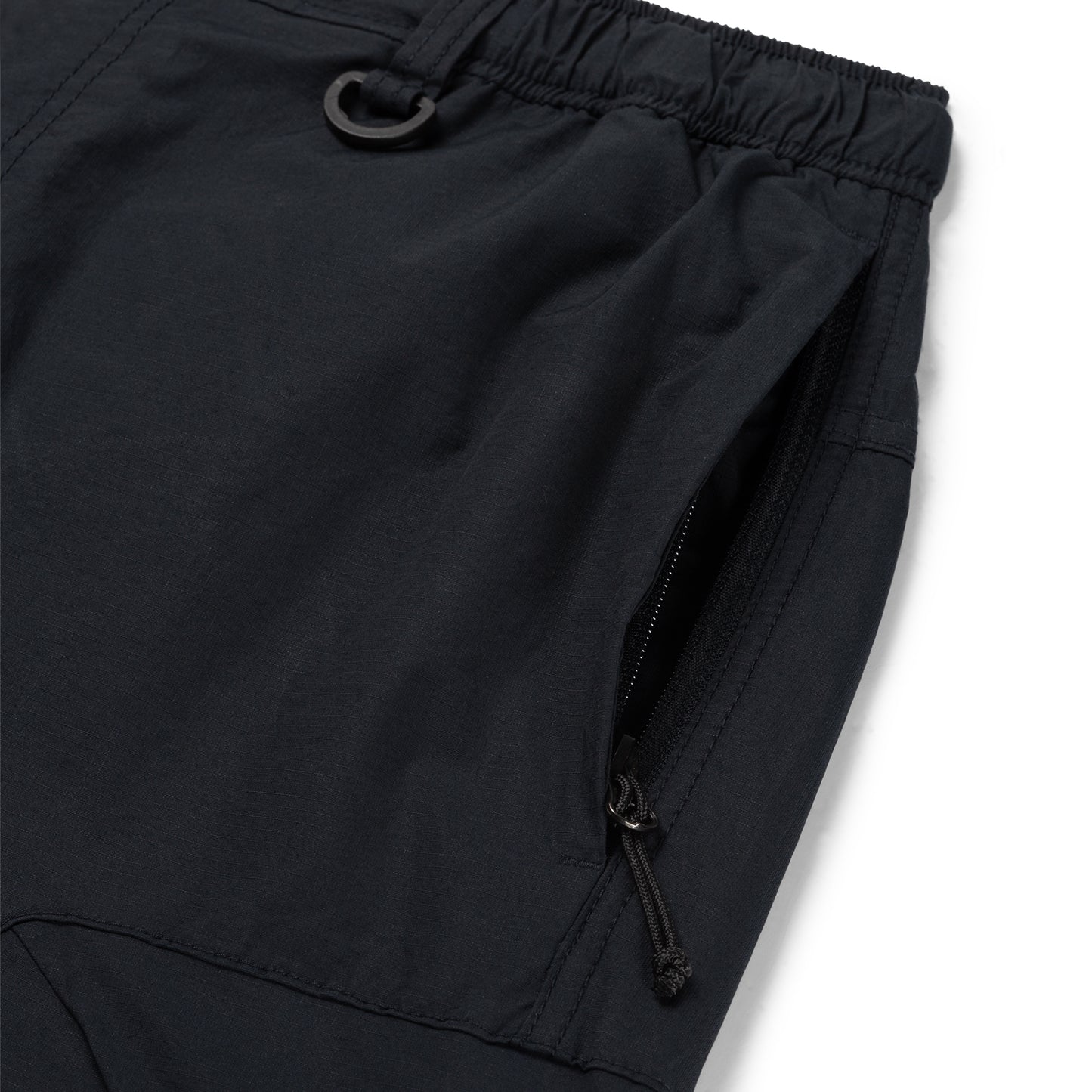 TRAIL SHORTS in 2. Farben